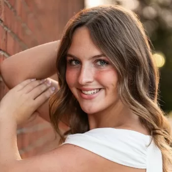 Chloie Lemke Headshot